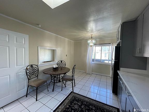 4th image of 49 Tioga Ave
