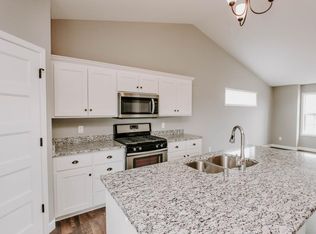 6322 111th Cir, Champlin, MN 55316