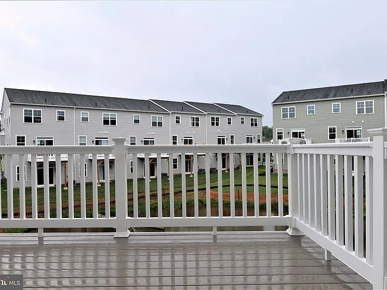 61 Becker Dr — Photo 33