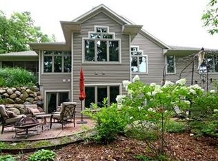 6255 E Bay Ln, Richland, MI