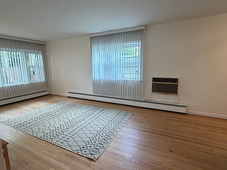 1995 Howard St #1R — Photo 3