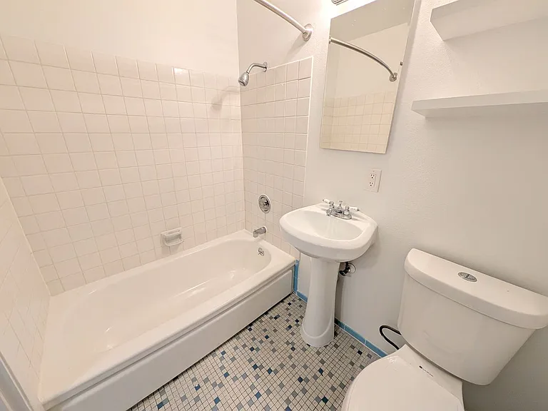 Tiki Apartments — Photo 12
