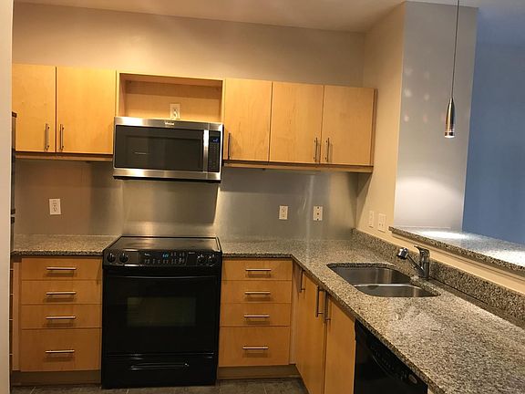 5th image of 390 17th St NW Unit 3057