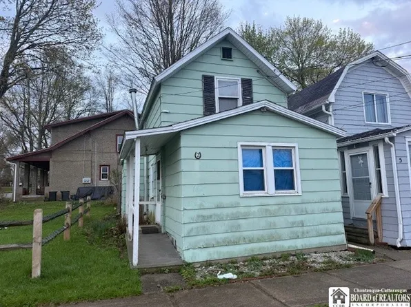 2 W Lake St, Celoron, NY 14720