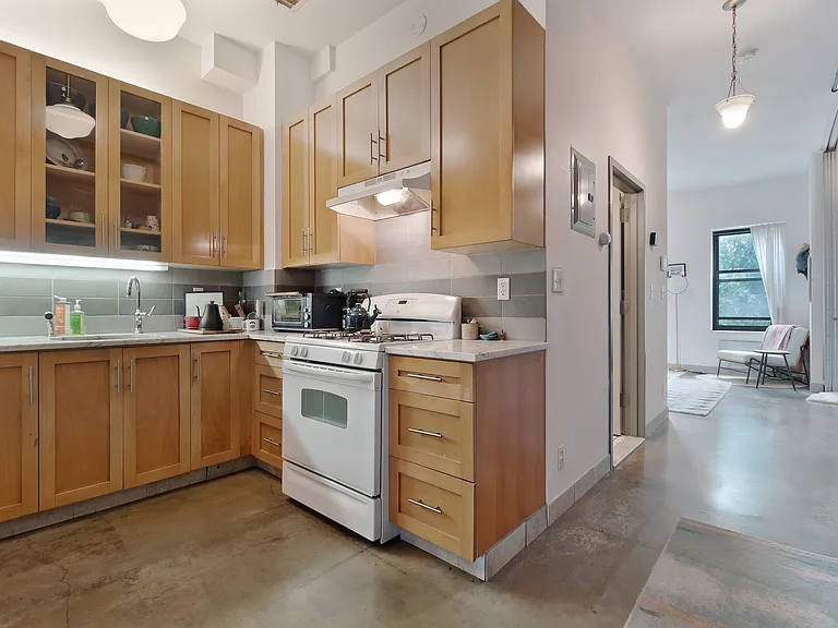 39 Carroll St #2 — Photo 10