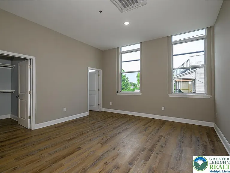 1012 2nd St N — Photo 18