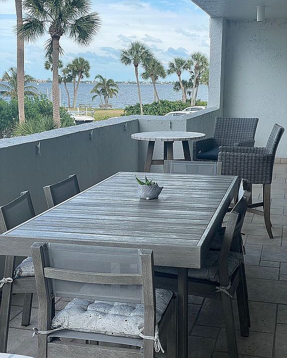 Looking at the Indian River 