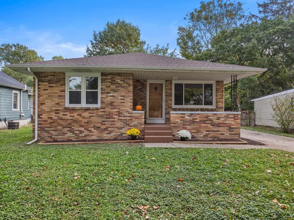 310 S Garfield Ave, Champaign, IL 61821