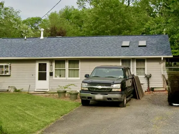 5523 Halwis St, Alexandria, VA 22303