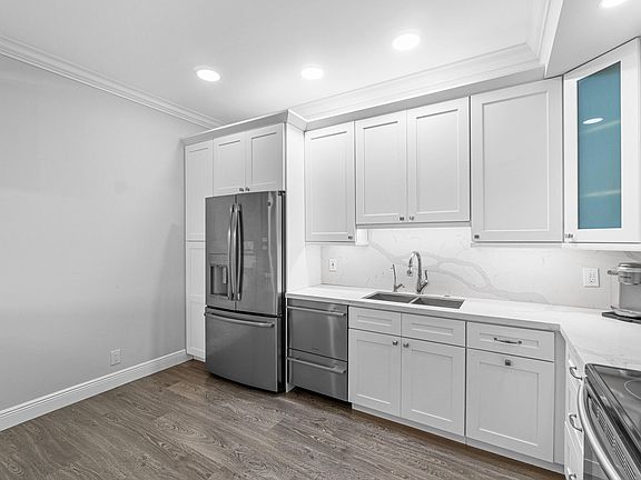 5th image of 5112 Lake Catalina Drive #C