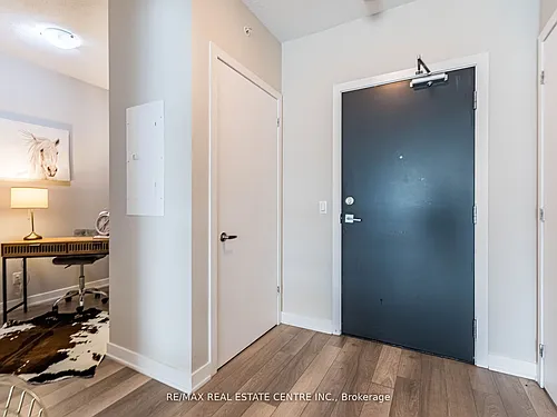 5240 Dundas St Photo 1