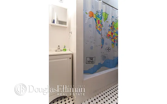 Rented by Douglas Elliman | media 19
