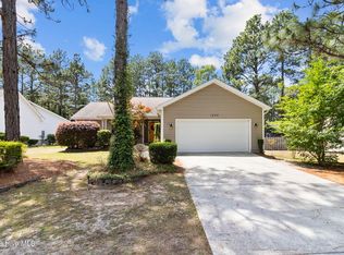 1500 Longleaf Drive E, Pinehurst, NC 28374
