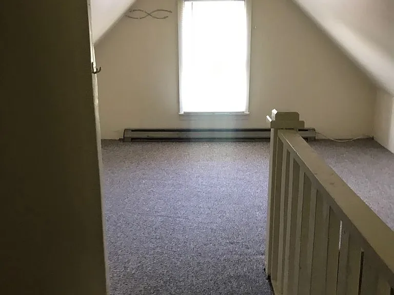 906 E Ann St — Photo 5