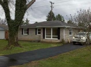 2414 Paddock Ln, Louisville, KY 40216