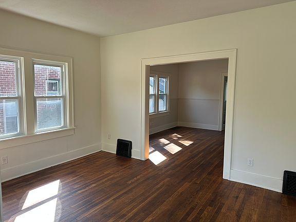5th image of 3413 E Murdock Ave