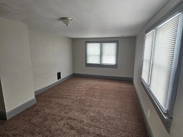 1124 Home Ave — Photo 7