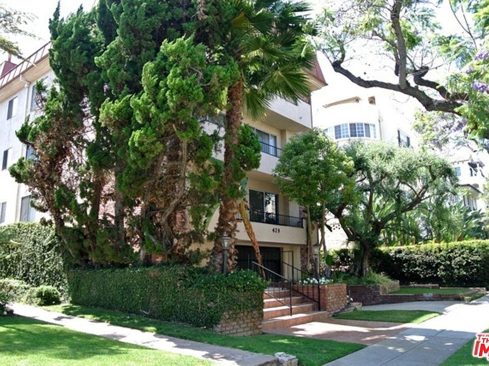 2nd image of 429 N Palm Dr