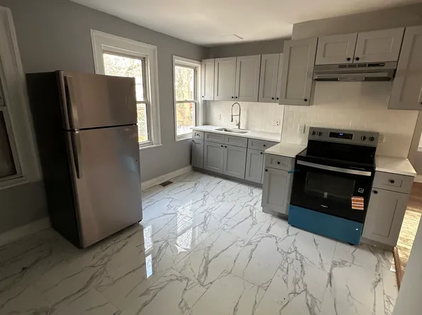 121 Thompson St Unit 2, New Haven, CT 06511