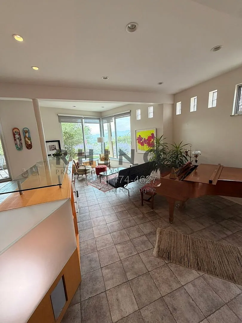 3 bed, 2.0 bath, 1805 sqft, $3,880 — Photo 1