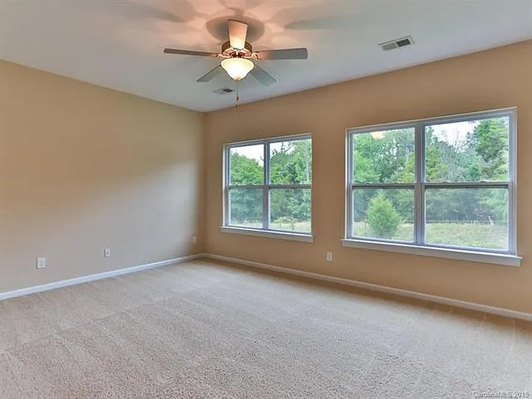 9716 Ravenscroft Ln NW — Photo 20