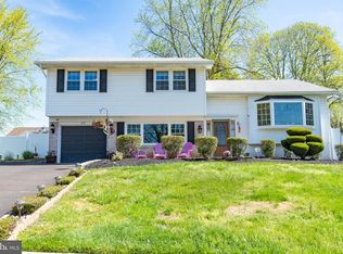 379 McGlynn Rd, Warminster, PA 18974