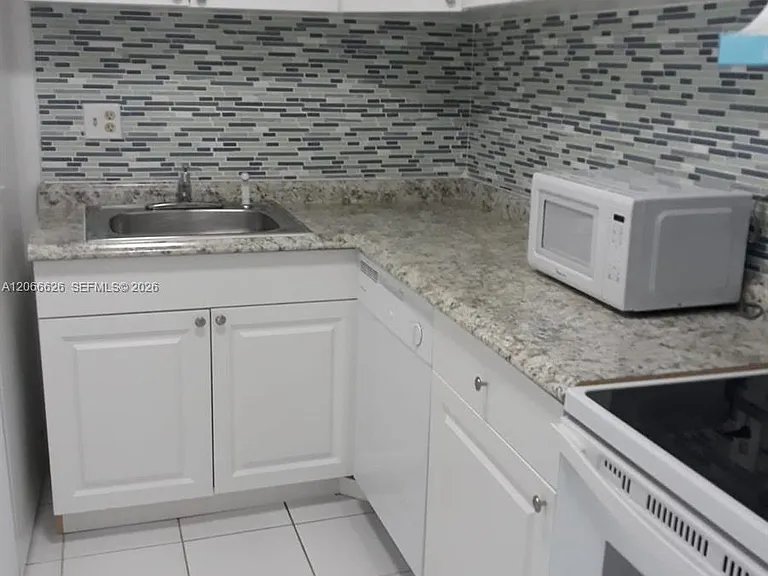 16751 NE 9th Ave #401 — Photo 1