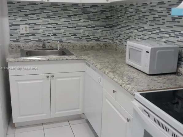 16751 NE 9th Ave APT 401, North Miami Beach, FL 33162