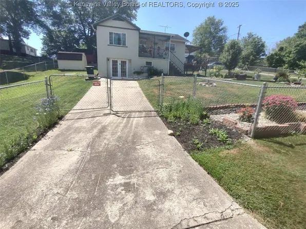 24 Willis Ln, Saint Albans, WV 25177