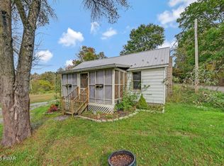 188 Hemlock Grove Rd, Greentown, PA 18426