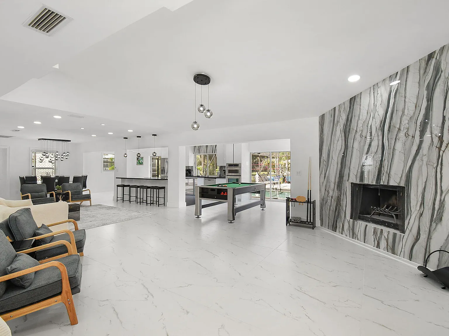 5 bed, 5.5 bath, 3400 sqft, $13,000 — Photo 3