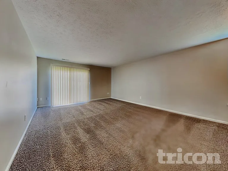 84 Rambling Rd — Photo 3