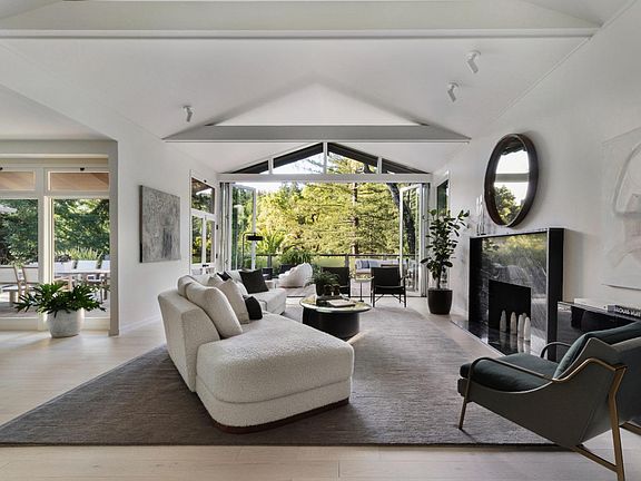 2nd image of 7 Acorn Way