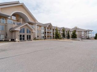 728 W Country Hills Rd NW #211, Calgary, AB T3K5K8