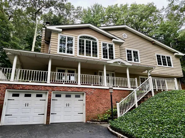 108 Old Country Rd, Melville, NY 11747