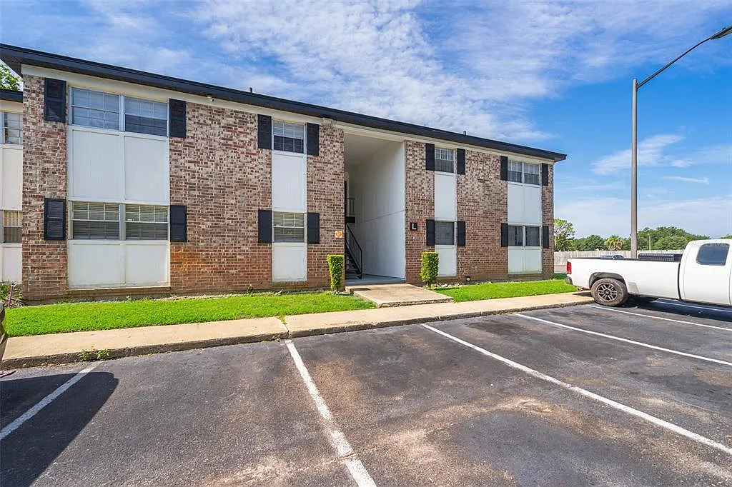 2 bed, 2.0 bath, 1040 sqft, $1,450 — Photo 1