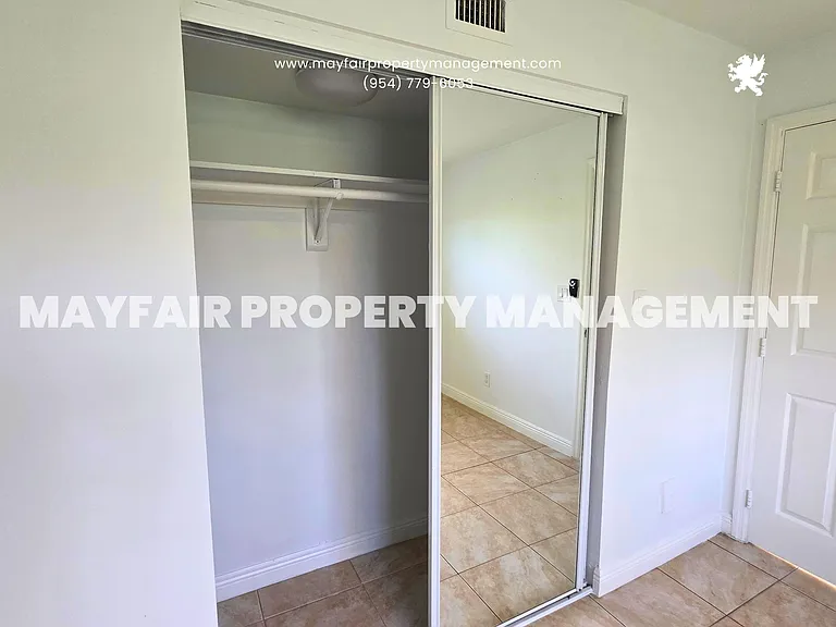 5621 SW 36th Ct #105 — Photo 8