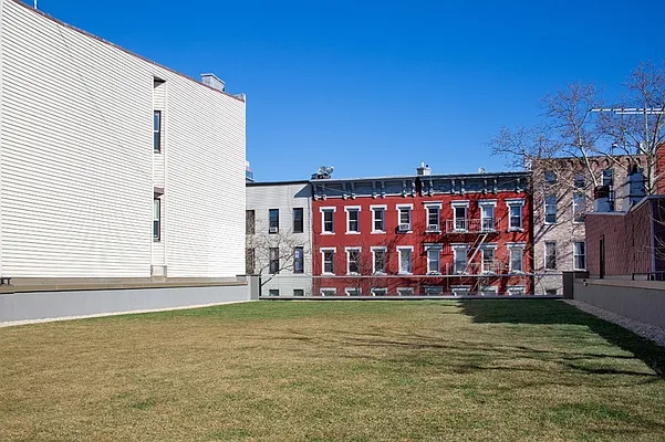 Rented by ROOM Real Estate | media 13