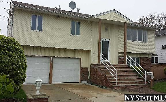 2nd image of 4240 Broadway