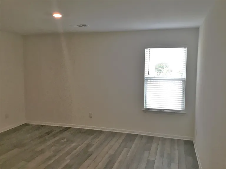 1330 Treeta Trl — Photo 16