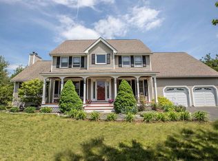 10 Foxglove Ln, Amherst, NH 03031