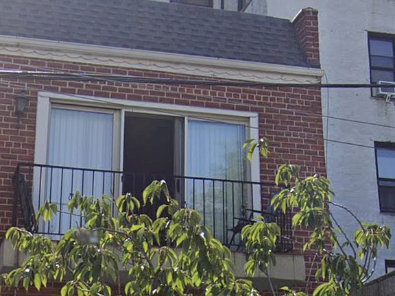 4th image of 32-83 42nd St #2R