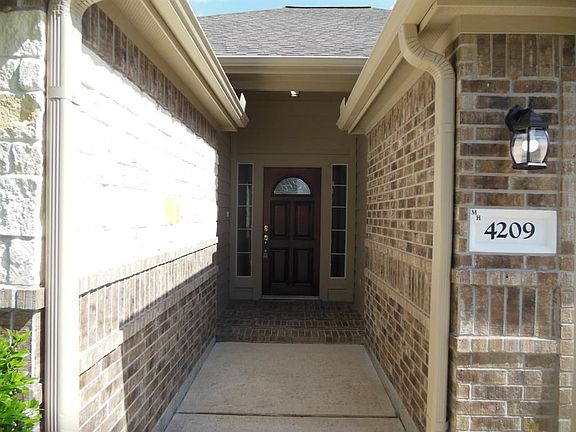 2nd image of 4209 Davenport St