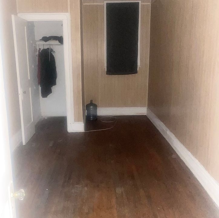 2nd image of 7222 S Constance Ave