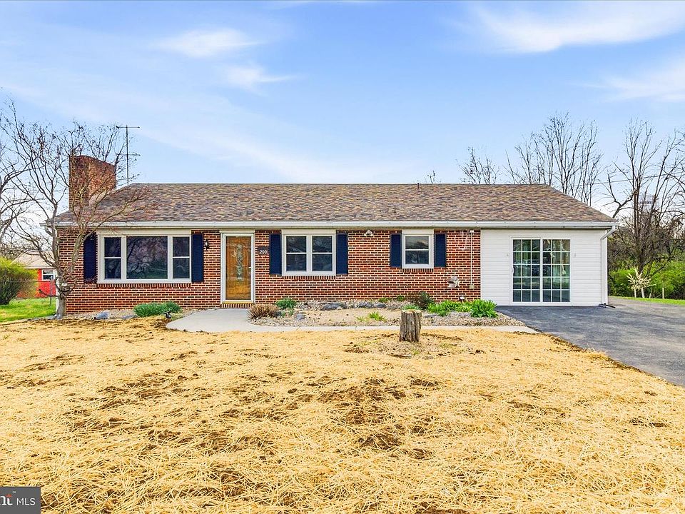 1st image of 200 Rock Willow Ave