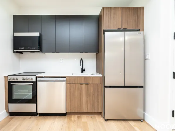 96 Moore Street image 1 of 29