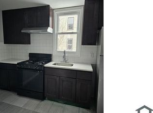 221 N 15th St #2, East Orange, NJ 07017