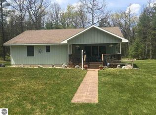 22300 Hoxeyville Rd, Wellston, MI 49689