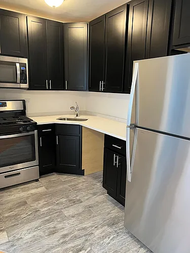 2351 W Wilson Ave #104 Photo 1