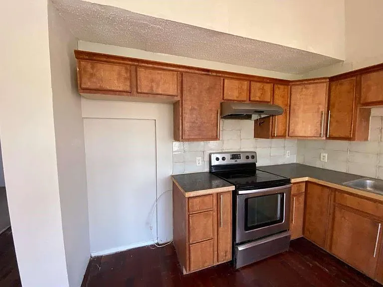 236 Adelaide Dr — Photo 13